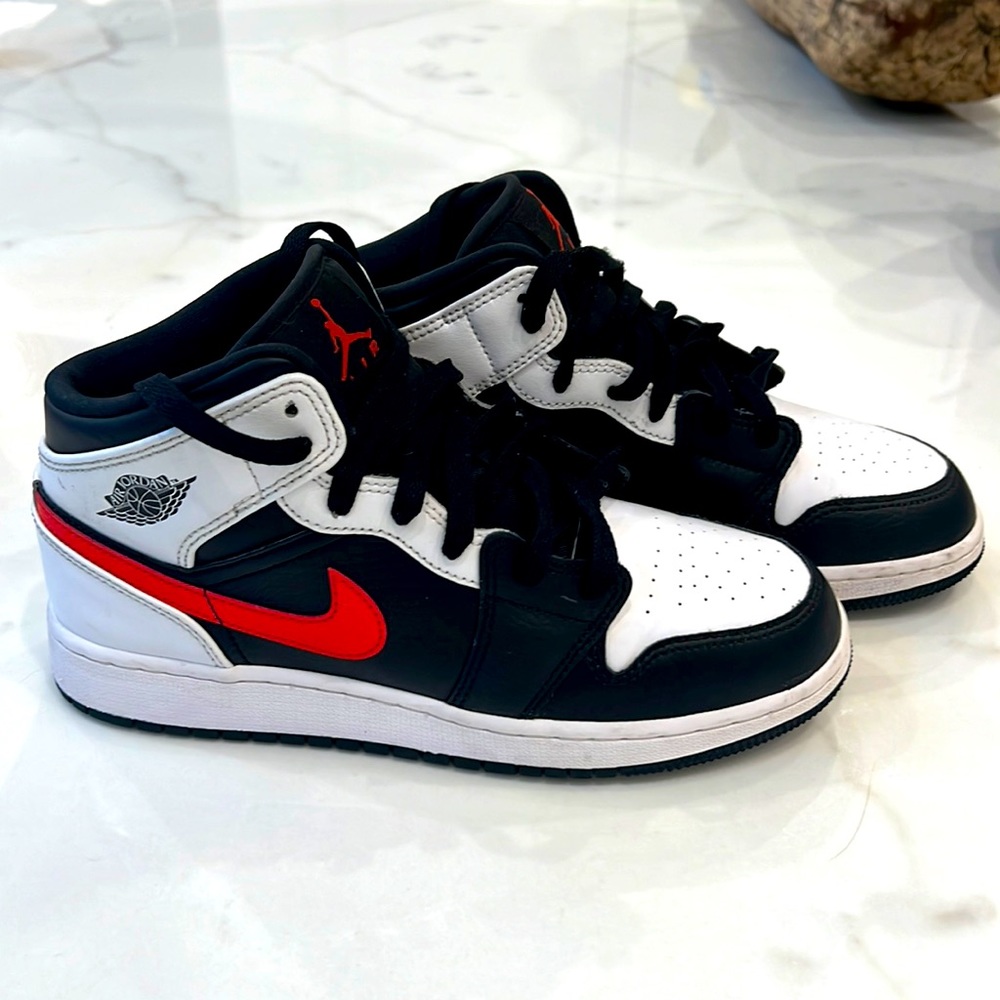 Nike Jordan 1 Chili Red Big Boys Size 6